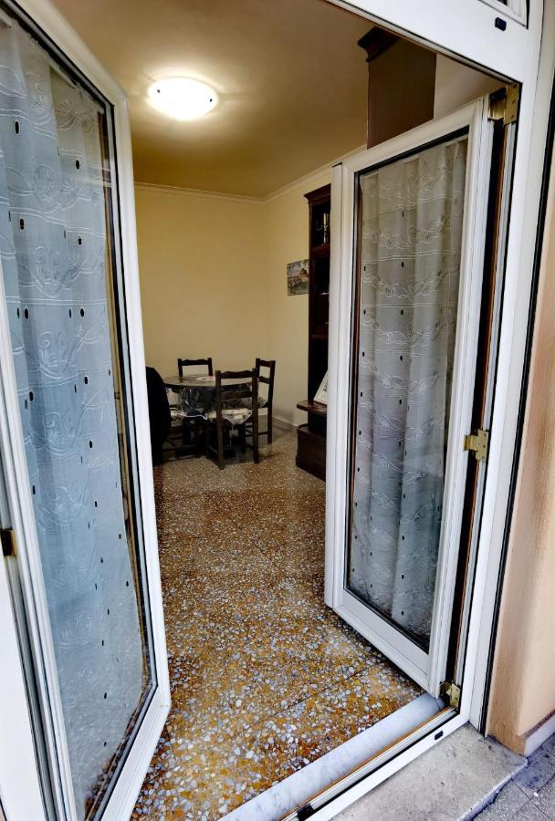 Appartamento Per Turisti E Famiglie Roma Exterior foto